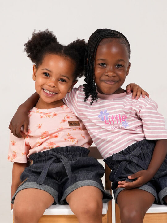 Little petals Kids tees Model2